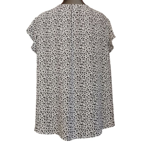 CAROLINA BELLE MONTREAL Womens 1X White Black Polka Dot Cow Print V-Neck Blouse - Picture 2 of 4